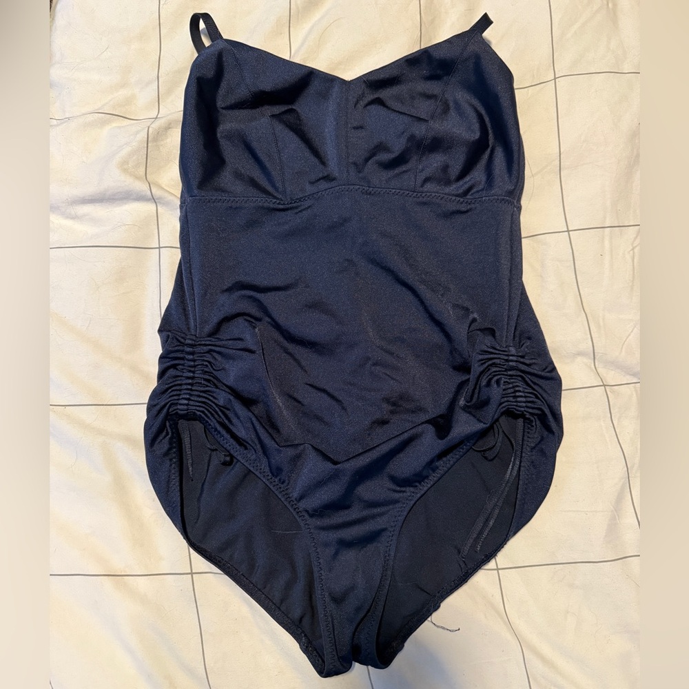 Malia Mills - Mariska- DD/E - Elegant Navy One-Piece Swimsuit